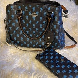 Used beautiful Coach tote and wallet